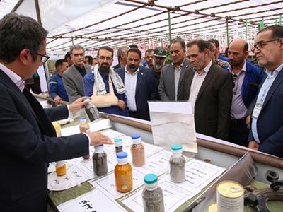 با حضور جمعی از مسئولین استان صورت گرفت: افتتاح نمایشگاه دفاع مقدس و دستاوردهای صنعتی شهرک انرژی شهرستان شازند