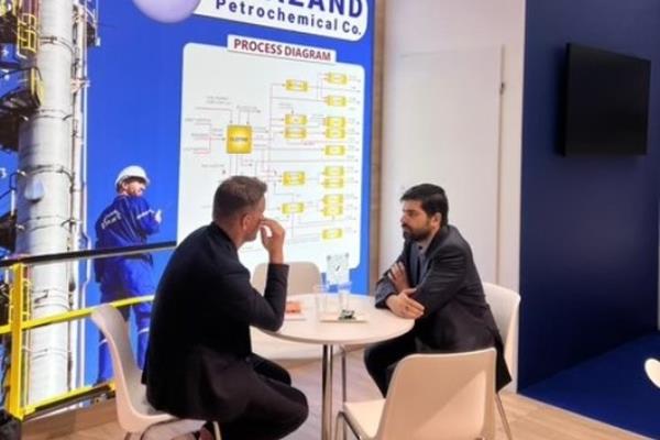 پتروشیمی شازند در لهستان؛ استقبال از غرفه شاراک در نمایشگاه پلاستپل