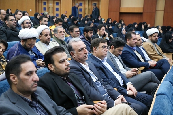 3 103 - تقدیر استاندار و رئیس شورای اقامه نماز استان مرکزی از پتروشیمی شازند